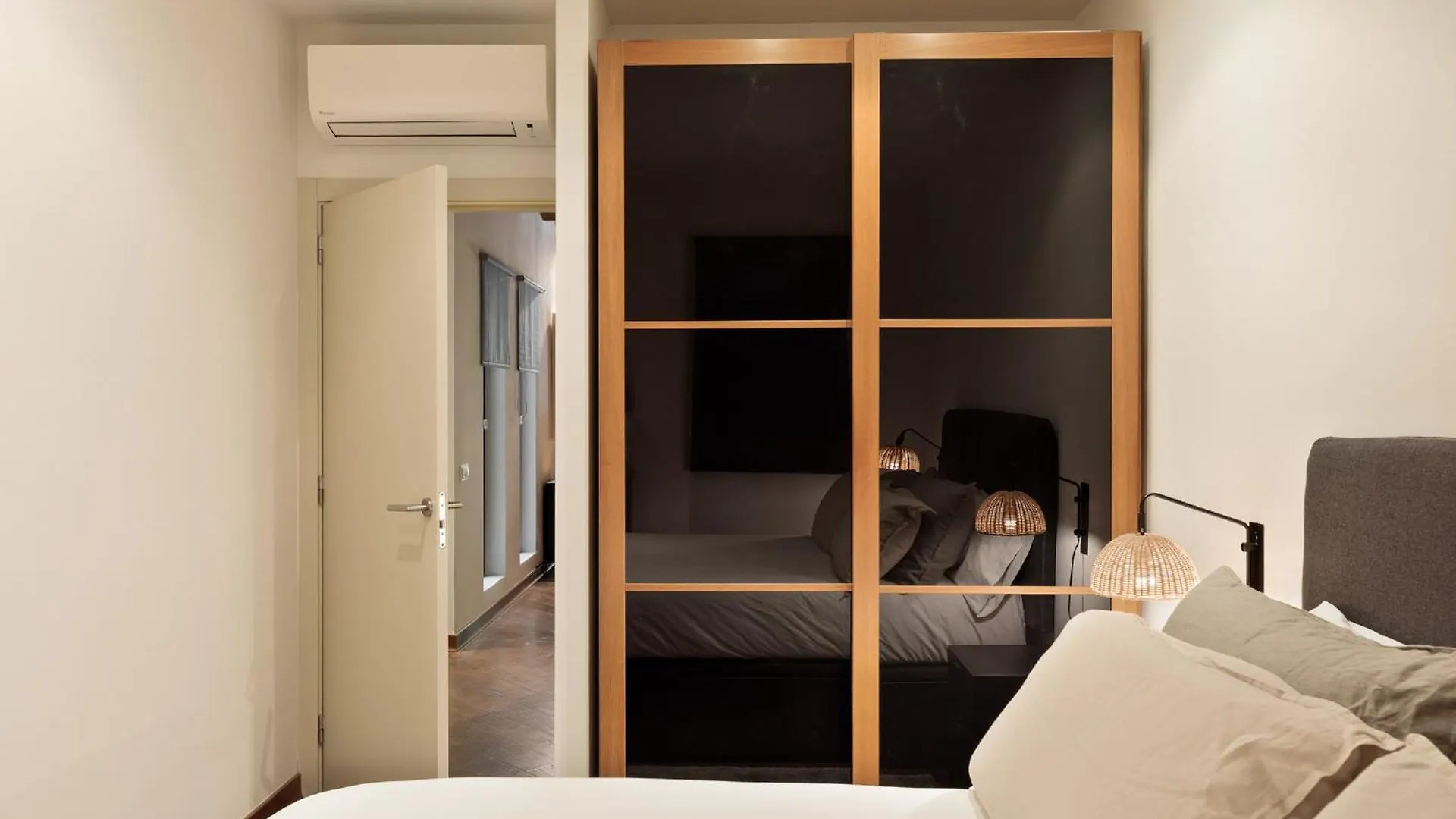 Enjoy Apartments Urban Retreat Valencia 4 Barcelona Spain